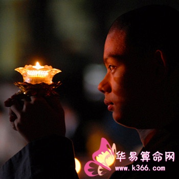 人间1盏灯照亮地府善道路,千万不要小看供灯功德