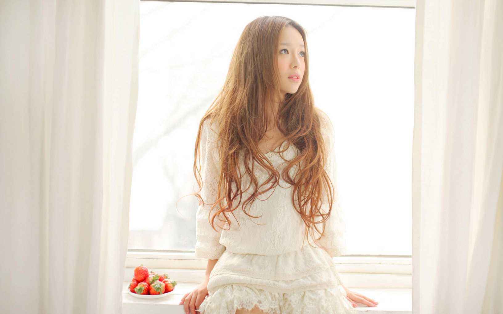 双手合十图片佛系女孩 7-2001131J521596.jpg