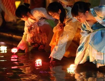 七夕节风俗：中国传统节日浪漫盛典 (七夕节风俗有哪些 传统)